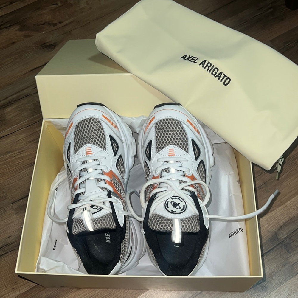 Axel Arigato Marathon Runners